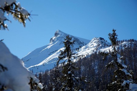 Pohled zpět na Watzmannhaus a Hocheck.