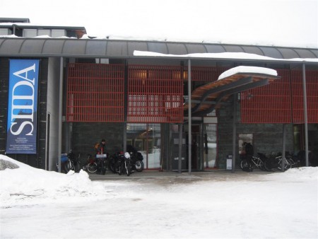 Samské muzeum v Inari. Sámové jsou nejstarší etnickou skupinou žijící v Laponsku.