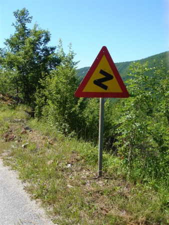 Od války už uplynulo mnoho let, ale občas tu vidíte místa jako by to bylo včera.