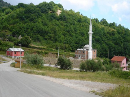 Těhle těch raketovejch základen tu mají spoustu a večer z nich hrozně hulákaj :-)).