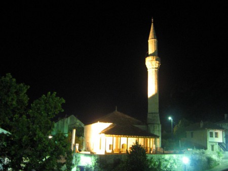 Noční Mostar.