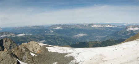 Panorama - pohled zpět na chatu Tete Rouse.