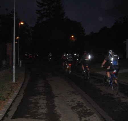Ještě že nám Milan sehnal ty úžasný světla na bike.