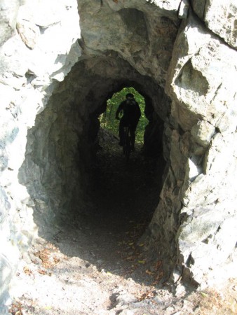 Jeden z tunelů na Svatojánských proudech.