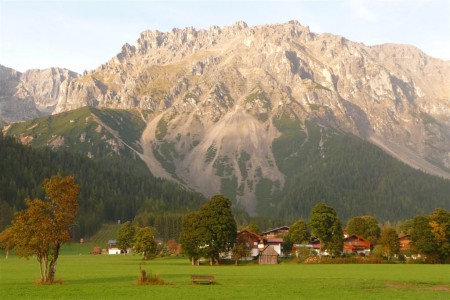 Večerní pohled z Ramsau na Dachstein.