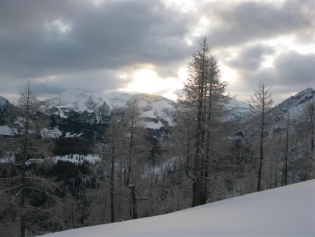 7:30 ráno. Pohled ze salaše, která je 300 výškových metrů pod Watzmannhausem.