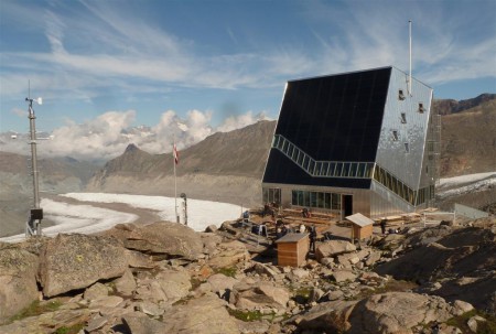 Nově postavená chata Monte Rosa 2 883 m.n.m..