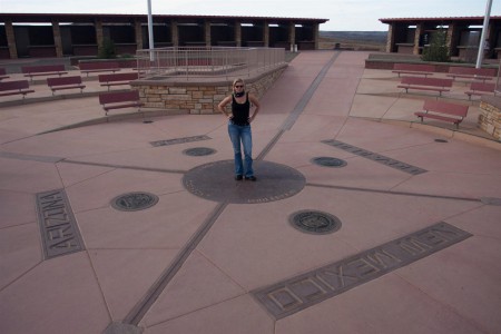 Four Corners Monument - Arizona, New Mexico, Coloredo a Utah.