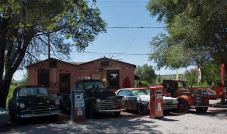 Autíčka na Route 66 - Seligman.