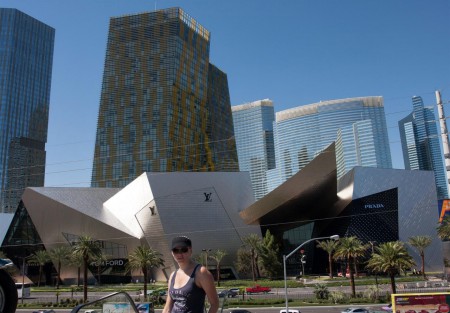 Zmrzlina a za ní něco pro dámy - Louis Vuitton, Prada atd.