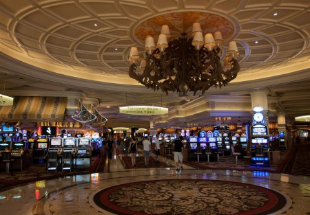 Občas se v hotelu i ztratíte. Jedno casino střídá druhé casino a vy nevíte jak z kola ven :-).