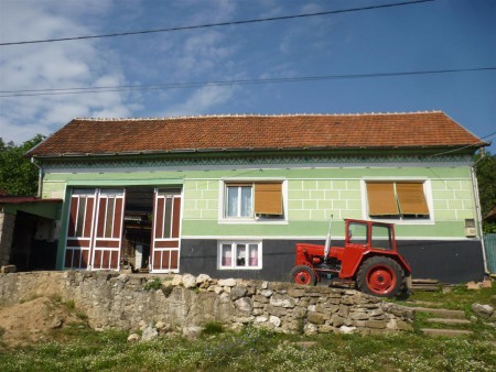 Místní baráček v Gerníku.