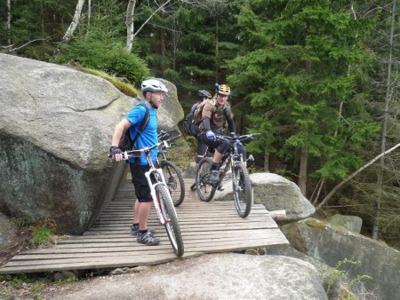 Petr, Mejstřa a Údržbář na nejtěžším trailu RS s názvem Wales.