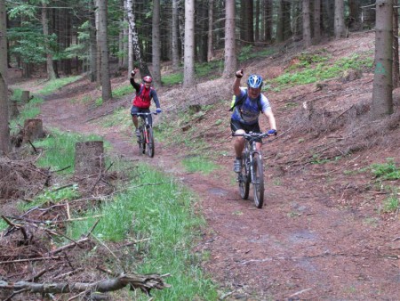 A jedeméé dál, aneb bikeři z CK Voděnky stále napohodu :-).