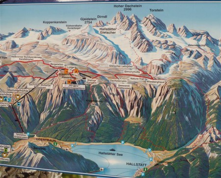 Vítejte na masivu Dachstein.Naše putování vedlo přes stěnu Seewand na chatu Simonyhütte, pak přes gletscher na jižní stěnu Sky walk a zpět přes vrchol Gjaidstein.