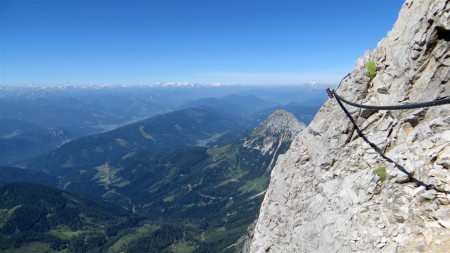 Takovéhle panoramata si užijete celý výstup.